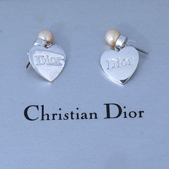 Dior pearl heart pierced earrings EUC w/COA - Picture 1 of 4